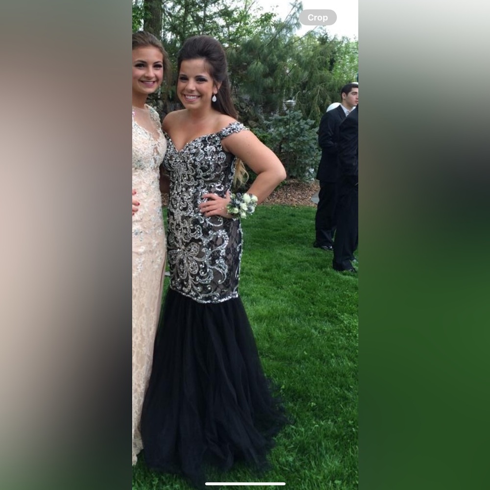 Mac duggal- Size 10 prom dress